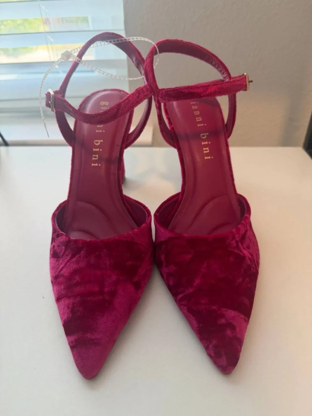 NWT Gianni Bini Geno Hot Pink Velvet Pointed Toe Ankle Strap Heels Size 9